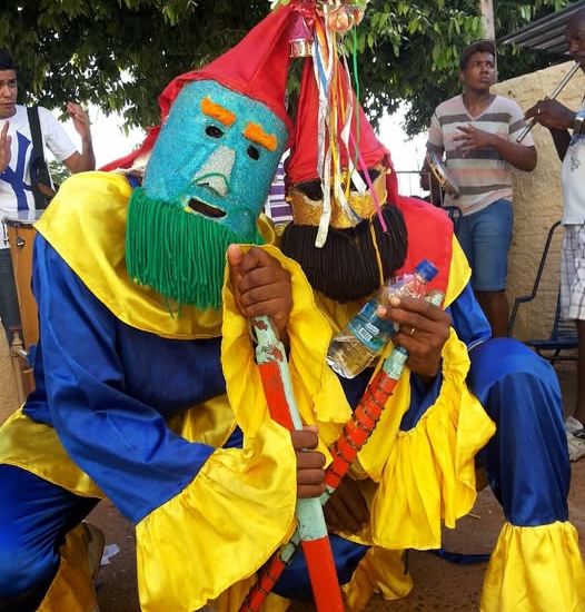 As Companhias de Santos Reis "Herdeiros de Belém" e "Caminhando para Belém" farão uma apresentação especial na Praça Moura Andrade em Andradina, marcando o encerramento da jornada 2025.