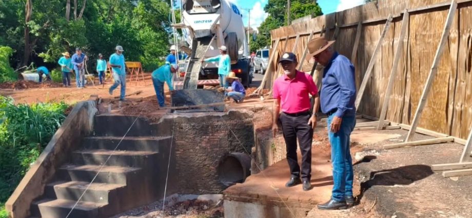 ACESSIBILIDADE: PASSARELA NA RUA BELARMINO FRANÇA
