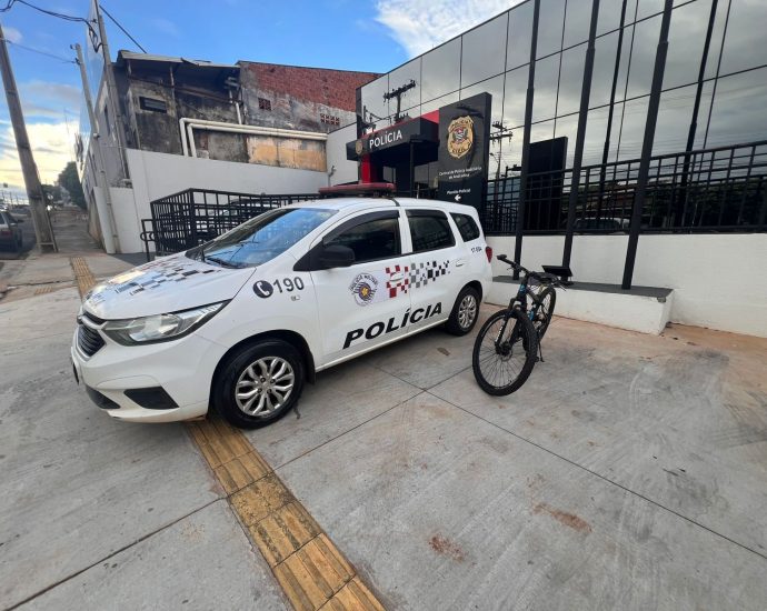 BICICLETA FURTADA: POLÍCIA MILITAR A RECUPERA EM ANDRADINA