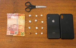 TRÁFICO DE DROGAS: JOVEM É PRESO EM ANDRADINA (SP)