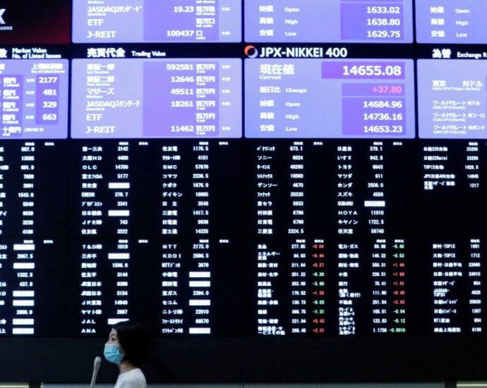 Mercados Asiáticos Encerram em Queda com Incertezas no Oriente Médio e Alta do Petróleo