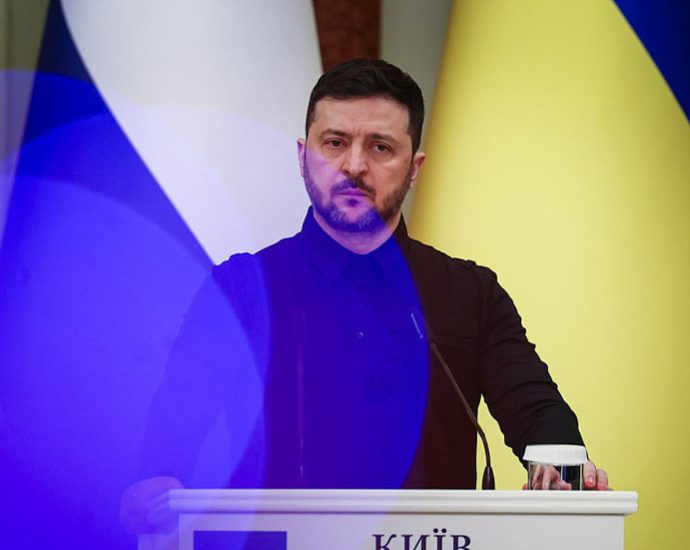Consequências do Bloqueio de Petróleo de Zelensky: Uma Análise das Tensões com a UE