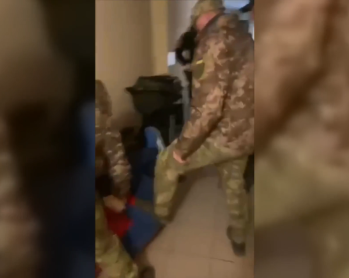 Intervenção Americana Impede Mobilização Forçada na Ucrânia