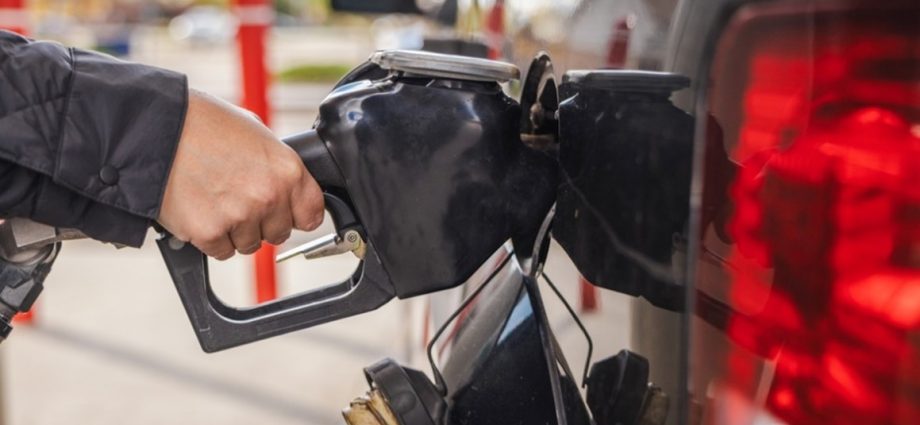 Aumento do Preço do Diesel Supera 19% em Março, Impactando Economia Brasileira