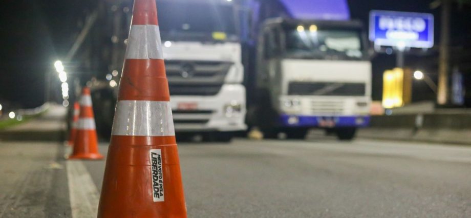 Governo Federal Mitiga Tensão com Caminhoneiros e Evita Greve