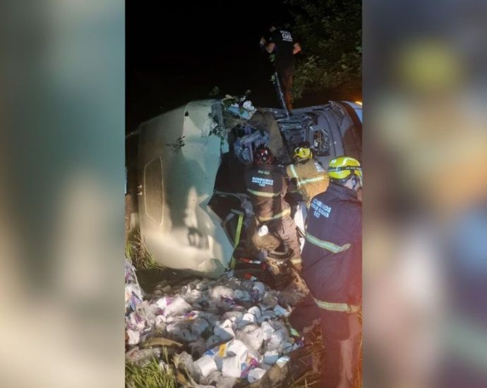 Acidente trágico com ônibus universitário resulta em fatalidade em Minas Gerais