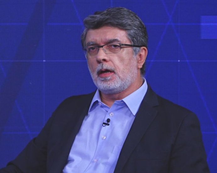 Análise da Política Brasileira: Perda de Interesse e Necessidade de Renovação