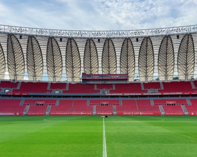 Internacional Enfrenta Chapecoense em Busca de Reabilitação no Brasileirão