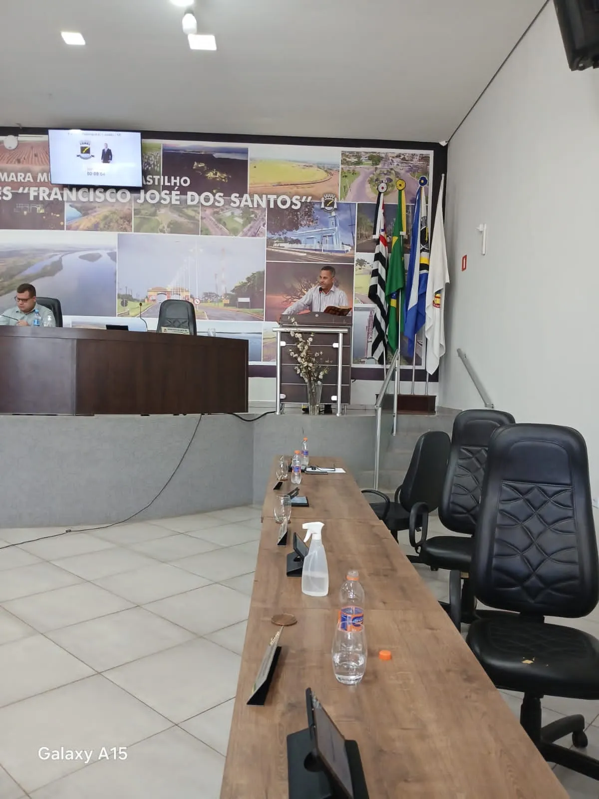 DECORO PARLAMENTAR NA CÂMARA DE CASTILHO: 5ª SESSÃO GERA DEBATE SOBRE CONDUTA EM PLENÁRIO