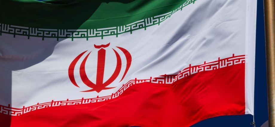 Emirados Árabes Unidos Demandam Indenização do Irã Após Conflito