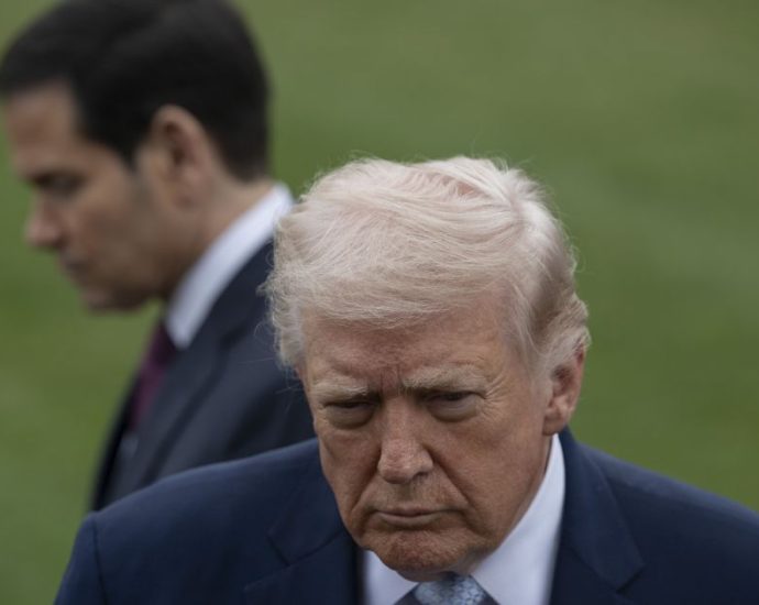 Iranianos Contestam Declarações de Trump sobre Redução Militar dos EUA