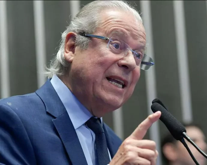 José Dirceu Propõe Mobilização da Esquerda e Reformas Estruturais para o Brasil