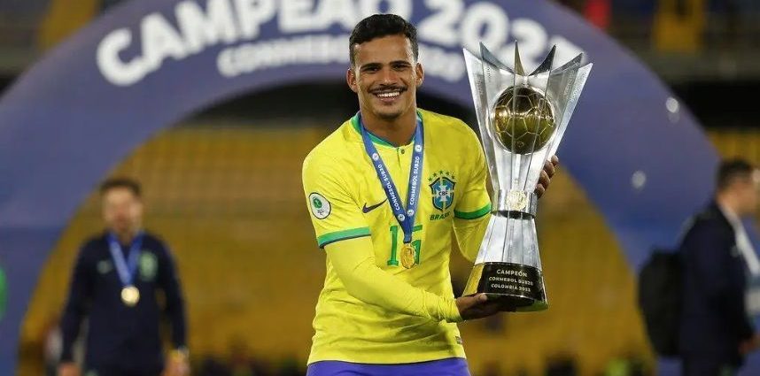 Kaiki Convocado para a Seleção Brasileira Após Lesão de Alex Sandro