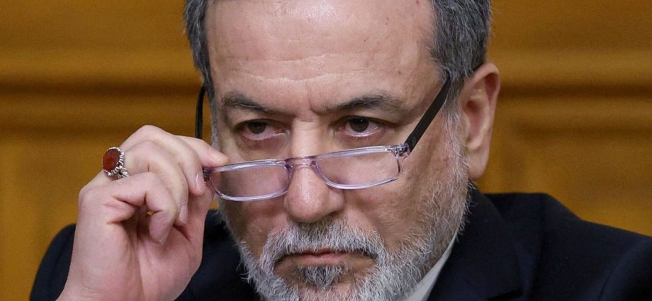 Ministro das Relações Exteriores do Irã Desmente Contatos Recentes com os EUA