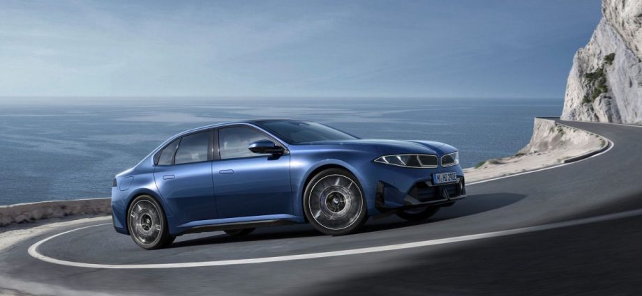 BMW Lança o Novo Sedã Elétrico i3 com Impressionante Autonomia de 900 km