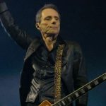 Tony Bellotto Homenageia Médico em Show Após Superar Câncer