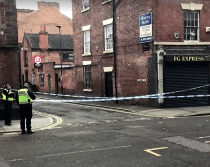 Acidente em Derby: Sete Feridos Após Carro Atingir Pedestres