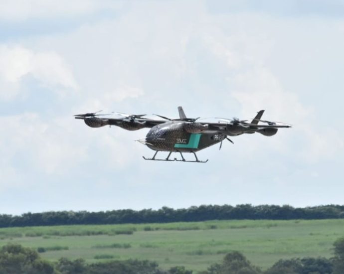 Embraer Demonstra Carro Voador em Evento Histórico no Interior de SP