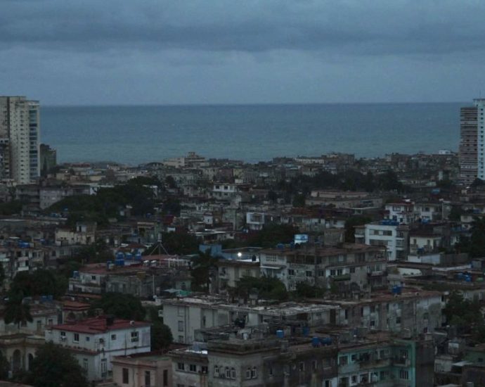 Cuba Enfrenta Apagão Geral em Meio à Crise de Combustível