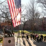 Governo Trump Processa Harvard por Discriminação em Novo Movimento Judicial