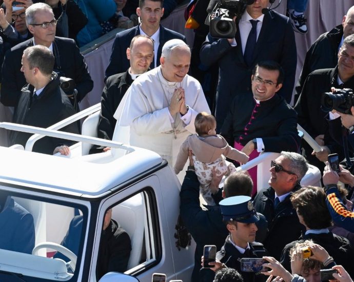 Papa Francisco Reflete sobre a Comunhão dos Fiéis na Igreja