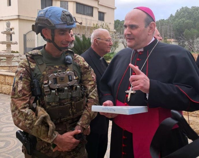 Núncio Apostólico no Líbano: Esperança e Solidariedade em Meio à Crise