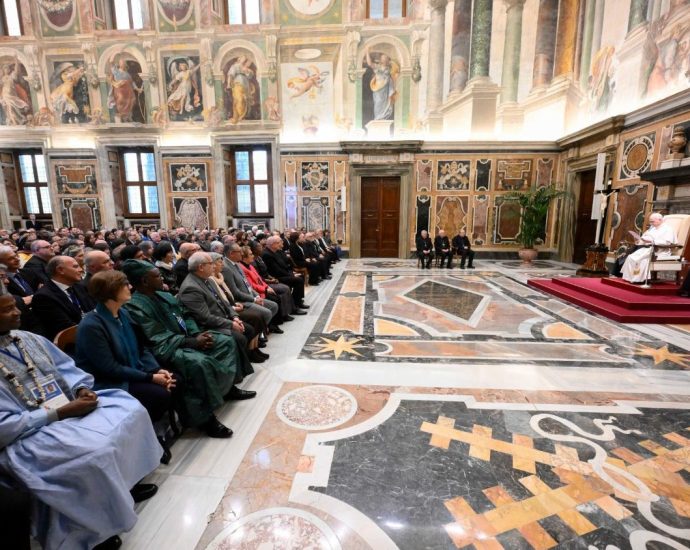 Papa Francisco destaca a importância da unidade em tempos de barbárie