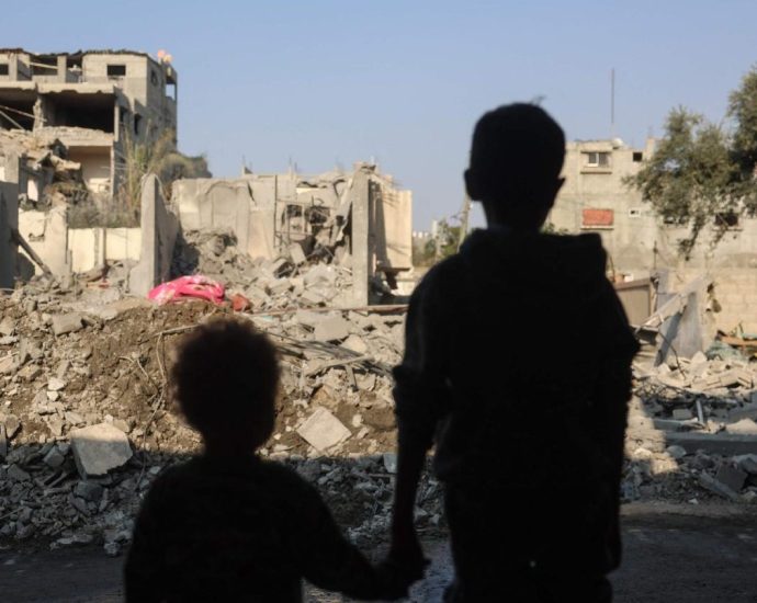 Reflexões do Papa sobre a Infância em Tempos de Guerra e Tecnologia