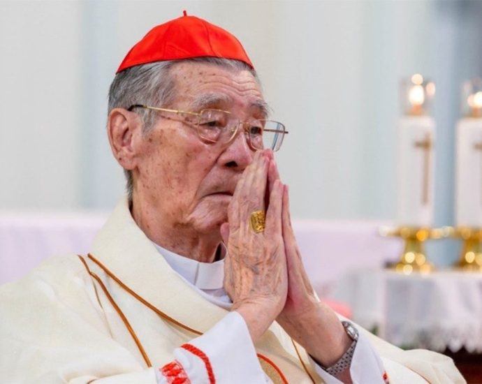 Morre o Cardeal Vietnamita Jean-Baptiste Pham Minh Mân aos 92 Anos