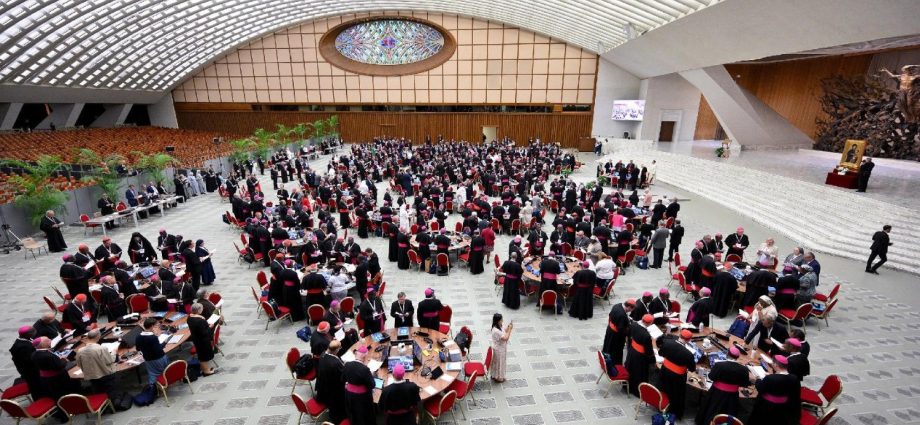 Relatórios Finais do Sínodo Abordam Poligamia e Questões Sociais