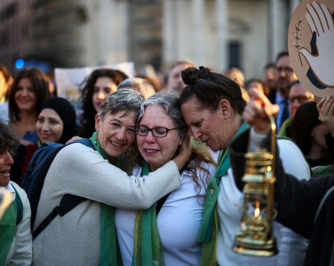 Mães Palestinas e Israelenses Marcham pela Paz em Roma