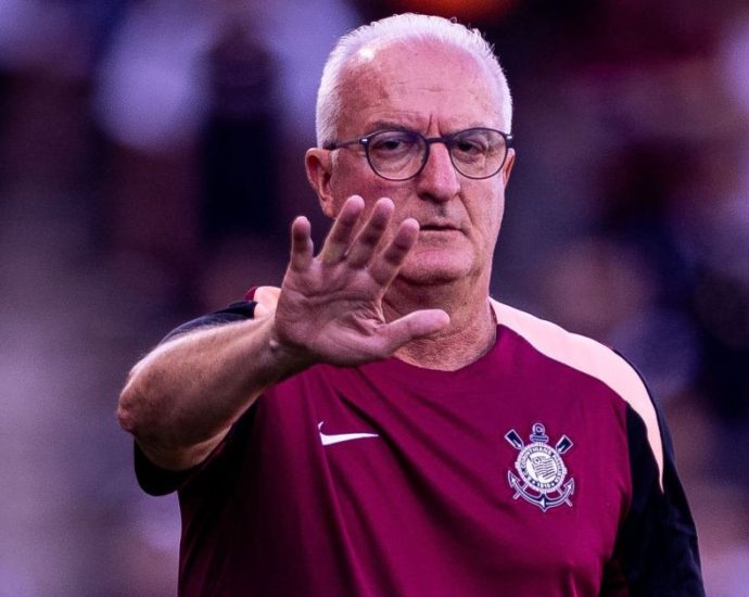 Corinthians Enfrenta Desafios no Ataque com Lesões e Falta de Reforços