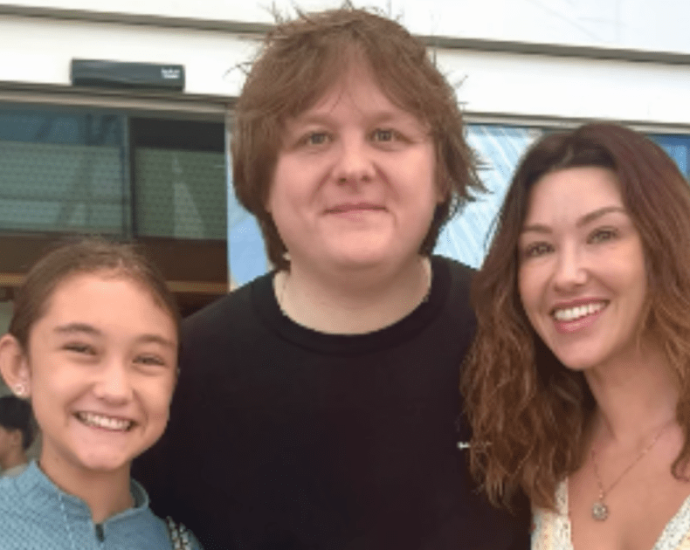 Esposa de Jorginho do Flamengo Agradece Gentileza em Meio a Polêmica com Chappell Roan