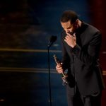 Michael B. Jordan Celebra Vitória Histórica no Oscar 2026