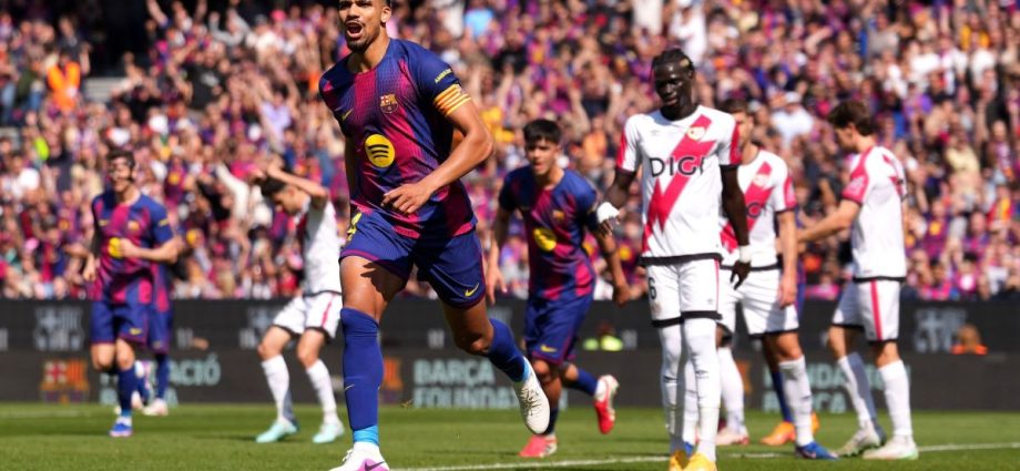 Barcelona Conquista Vitória sobre o Rayo em Homenagem a Ronaldinho Gaúcho