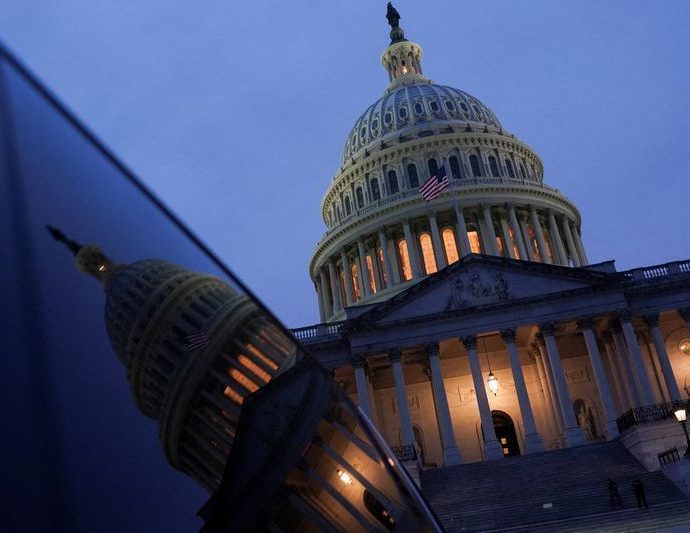 Câmara dos EUA Aprova Medida Temporária para Financiamento do Departamento de Segurança Interna