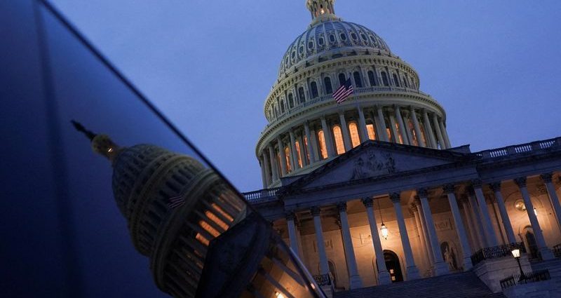 Câmara dos EUA Aprova Medida Temporária para Financiamento do Departamento de Segurança Interna