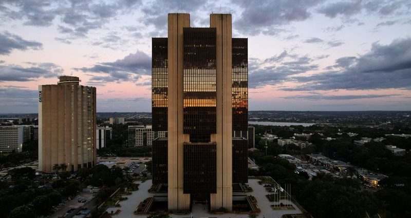 Queda nos Investimentos Estrangeiros: Análise de Fevereiro de 2026