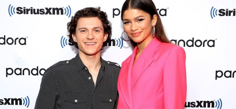 Zendaya Defende a Amizade como Pilar de um Casamento Saudável