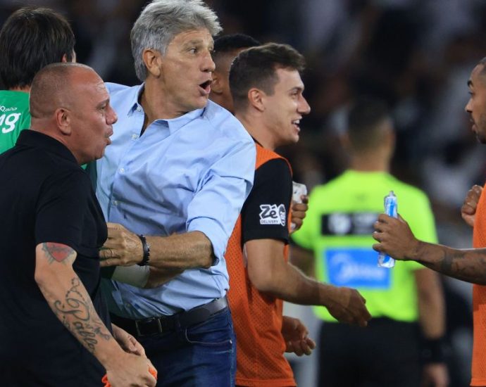 Vasco e Grêmio se enfrentam em São Januário com Renato Gaúcho no comando