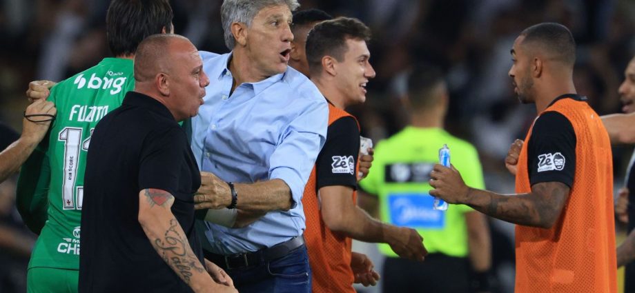 Vasco e Grêmio se enfrentam em São Januário com Renato Gaúcho no comando