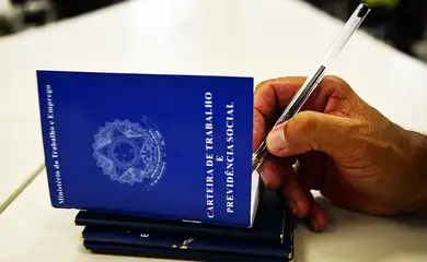 Carteira de Trabalho e Previdência Social (CTPS)