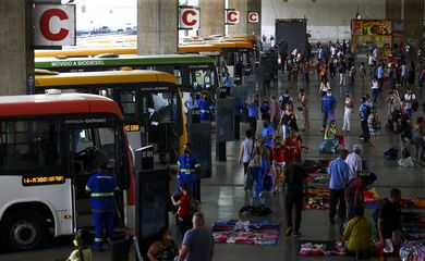 Movimentação na rodoviária do Plano Piloto, em Brasília.