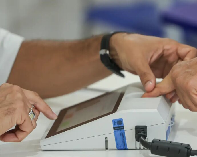 Eleitores vão às urnas neste domingo para escolher presidente da República
