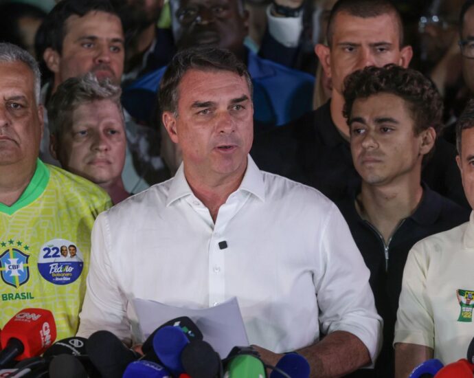 PF investiga fuga de Flávio Bolsonaro para os Estados Unidos após decisão do STF