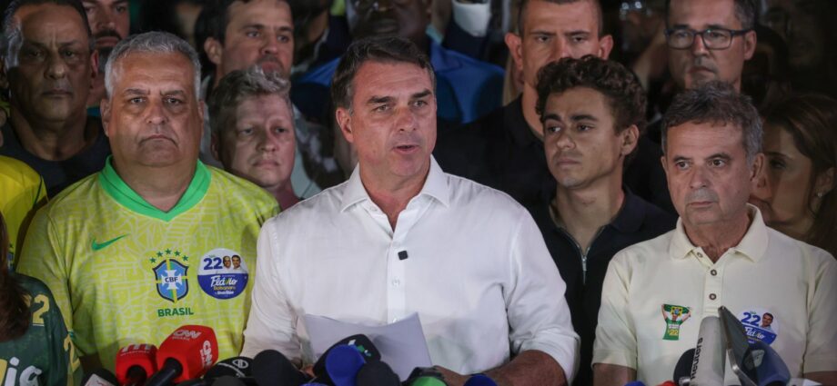 PF investiga fuga de Flávio Bolsonaro para os Estados Unidos após decisão do STF