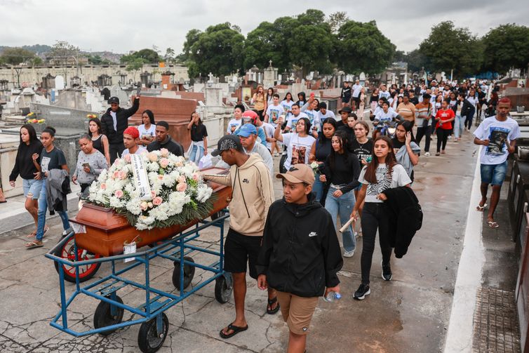 Um ano depois, mortes da Operação Contenção ainda são investigadas no Rio