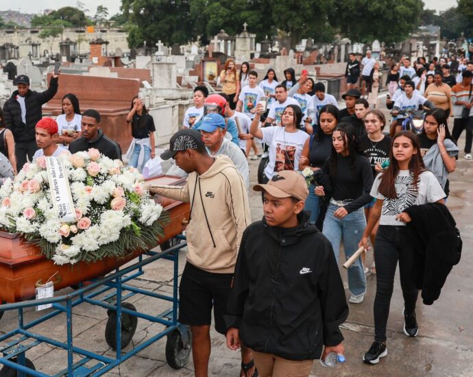 Um ano depois, mortes da Operação Contenção ainda são investigadas no Rio
