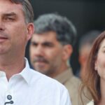 Avião com Flávio Bolsonaro e família segue do Equador para Miami