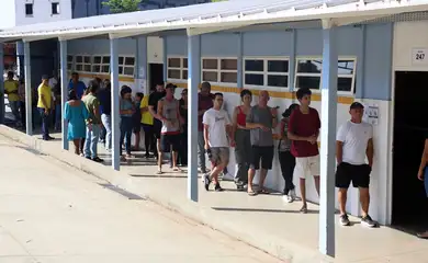 Brasília (DF), 25/10/2026 - Eleitores em dia de votação das Eleições 2026, na Escola Classe 01 do Varjão. Foto: Valter Campanato/Agência Brasil